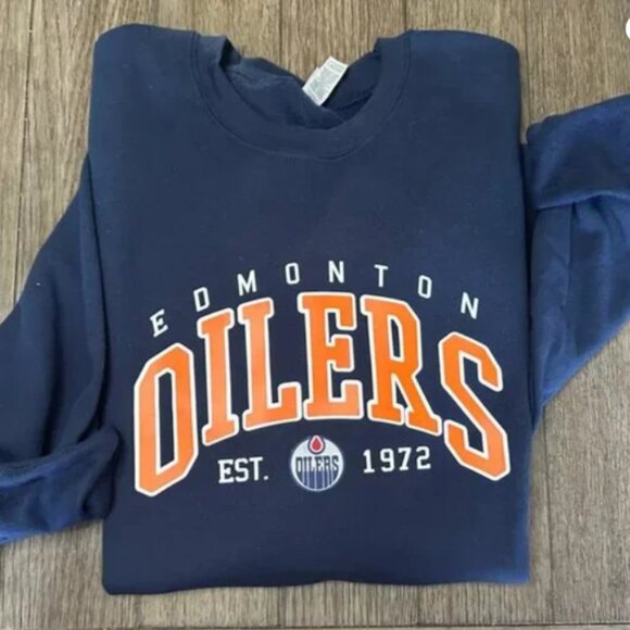 Edmonton Oilers Hockey Sweatshirt Retro Edmonton Oilers Est 1972 Shirt Sweater - Picture 1 of 3